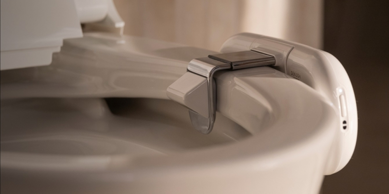 Kohler выпустила камеру, которая устанавливается в унитазе — и анализирует его содержимое