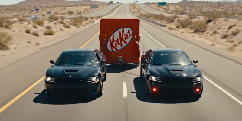 Кража 12 тонн батончиков KitKat стала новым мемом в стиле &laquo;мы тут ни при&nbsp;чём&raquo;