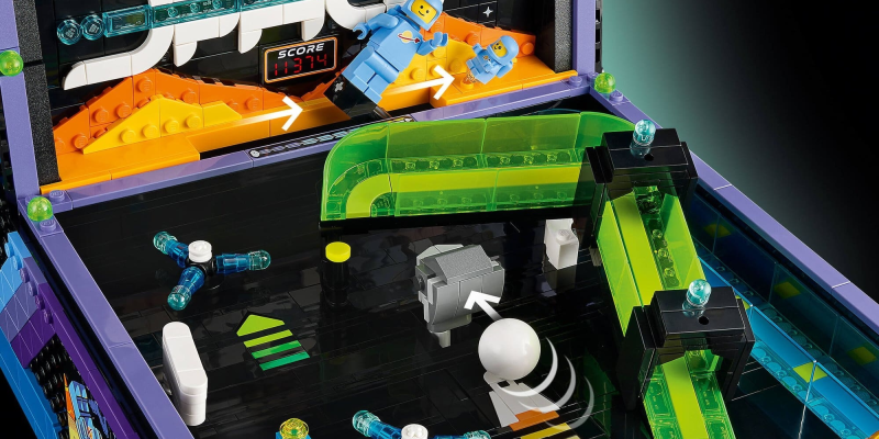 Lego показала работающий автомат для пинбола &mdash; перед игрой его придётся собрать