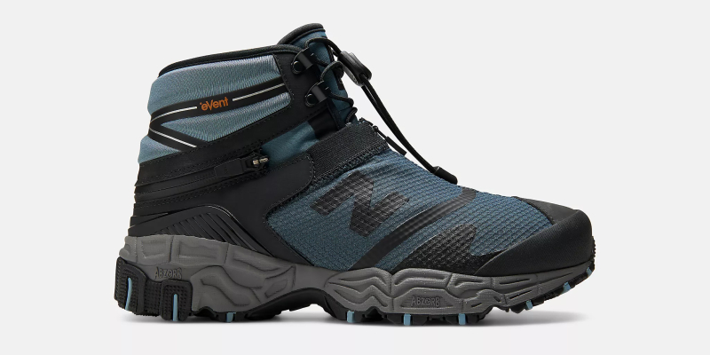 New Balance выпустила ботинки 3 в 1, которые превращаются в сабо и домашние тапочки