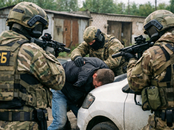 Суд вынес приговор бывшему полицейскому, раскрывшему секретные сведения