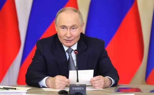 В Жуковском Путину показали перспективные модели российской авиатехники